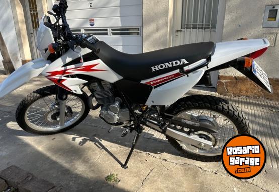 Motos - Honda Tornado 250 2022 Nafta 3500Km - En Venta