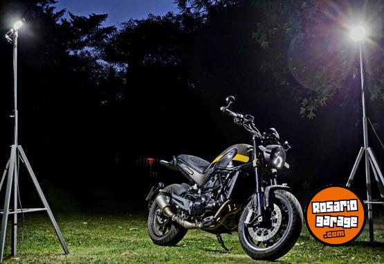Motos - Benelli Leoncino 500 2021 Nafta 17000Km - En Venta