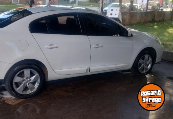 Autos - Renault Fluence confort plus 2014 Nafta 143000Km - En Venta