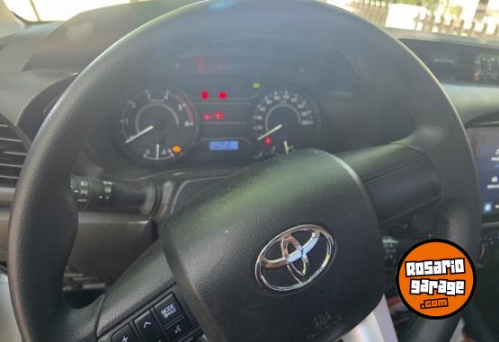 Camionetas - Toyota Hilux dx 2025 Diesel 4200Km - En Venta