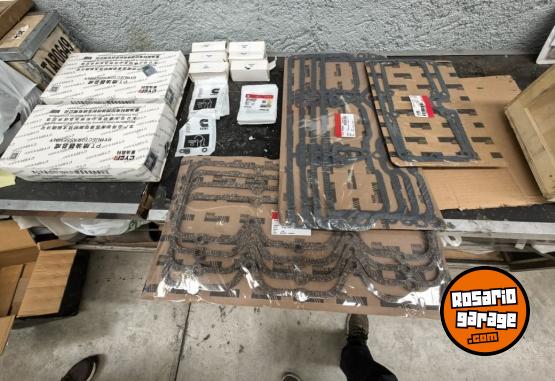 Camiones y Gras - VENDO RESPUESTOS DE DIFERENTES MARCAS - En Venta