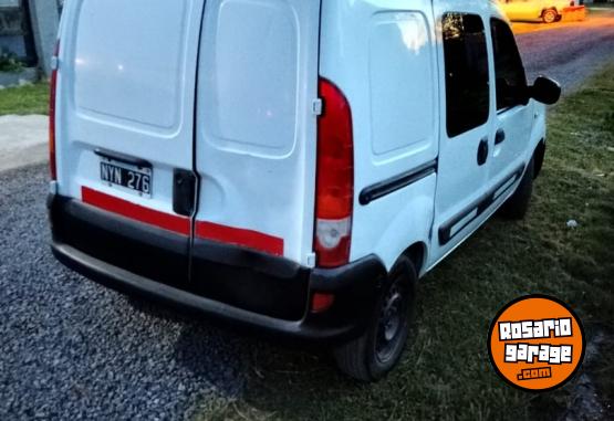 Utilitarios - Renault Kangoo 2014 GNC 111111Km - En Venta