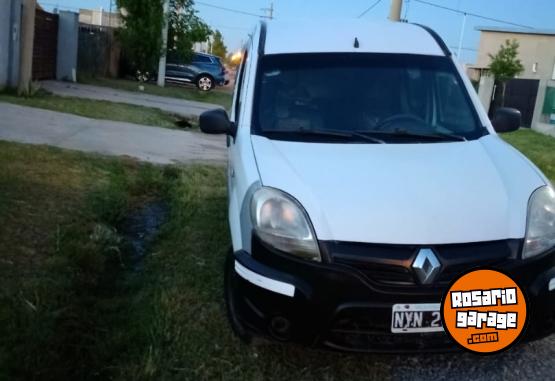 Utilitarios - Renault Kangoo 2014 GNC 111111Km - En Venta