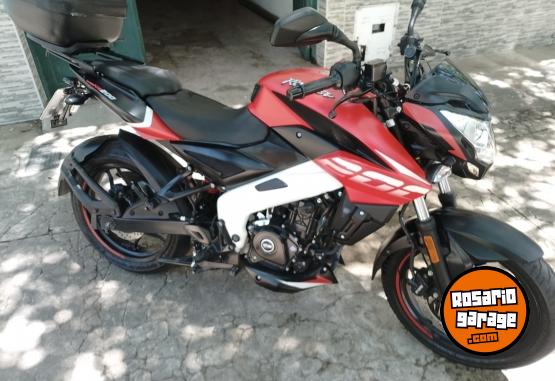 Motos - Bajaj Rouser 200 ns 2023 Nafta 2600Km - En Venta