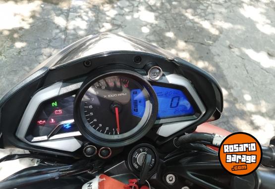 Motos - Bajaj Rouser 200 ns 2023 Nafta 2600Km - En Venta