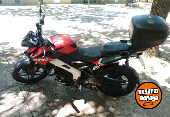 Motos - Bajaj Rouser 200 ns 2023 Nafta 2600Km - En Venta