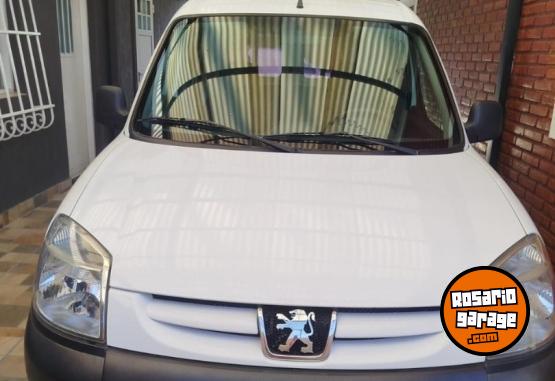 Utilitarios - Peugeot Partner 2018 Diesel 190000Km - En Venta