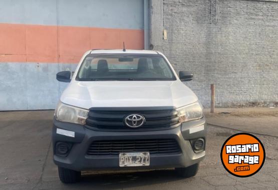 Camionetas - Toyota Simple cabina 2016 Diesel 120000Km - En Venta