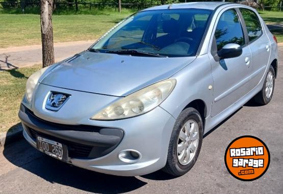 Autos - Peugeot 207 Compact 2010 Diesel 192000Km - En Venta