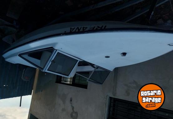 Embarcaciones - Lancha con motor 40 Hp - En Venta