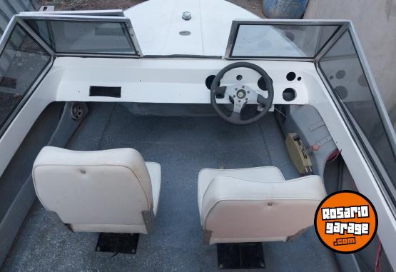 Embarcaciones - Lancha con motor 40 Hp - En Venta