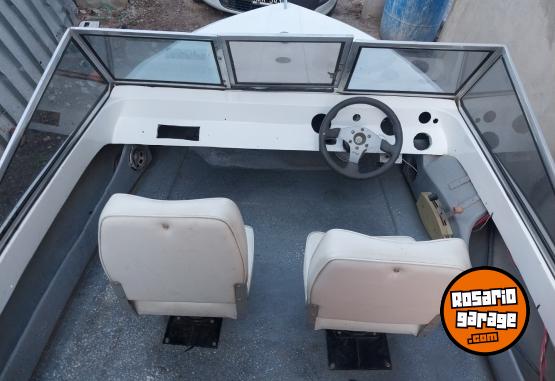Embarcaciones - Lancha con motor 40 Hp - En Venta