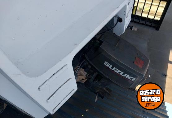 Embarcaciones - Lancha con motor 40 Hp - En Venta