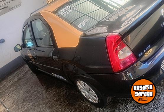 Autos - Renault Logan 2013 GNC 700000Km - En Venta