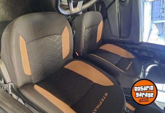 Utilitarios - Renault Kangoo  Stepway 2023 GNC 60000Km - En Venta