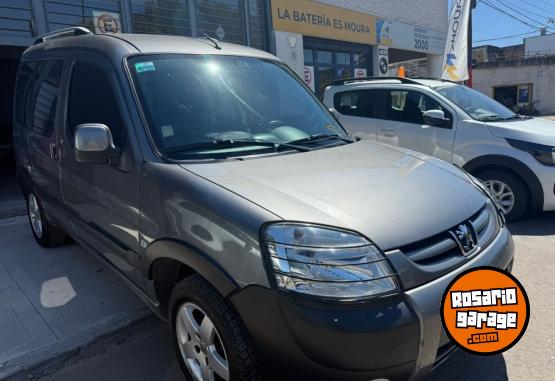 Utilitarios - Peugeot Partner patagonica 2017 Diesel 117000Km - En Venta