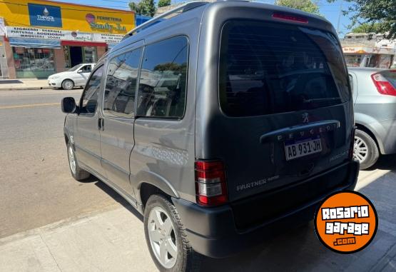 Utilitarios - Peugeot Partner patagonica 2017 Diesel 117000Km - En Venta