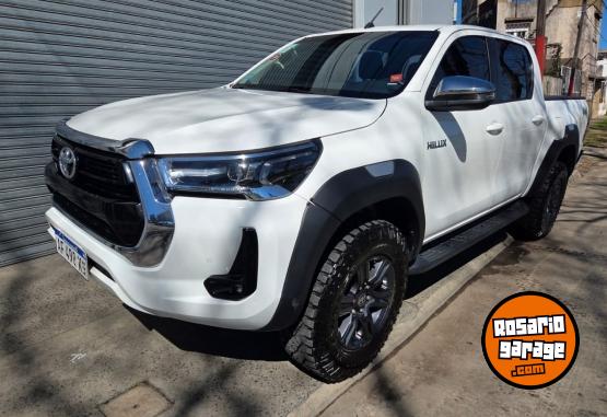 Camionetas - Toyota Hilux srv 2022 Diesel 93000Km - En Venta