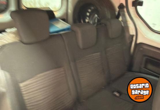 Utilitarios - Renault Kangoo II Express Emotion 2021 GNC 133000Km - En Venta