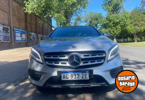 Autos - Mercedes Benz GLA 250 4MATIC 2018 Nafta 59000Km - En Venta