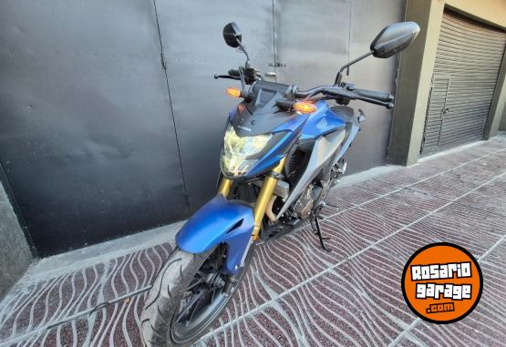 Motos - Honda Twister 300 2025 Nafta 4000Km - En Venta