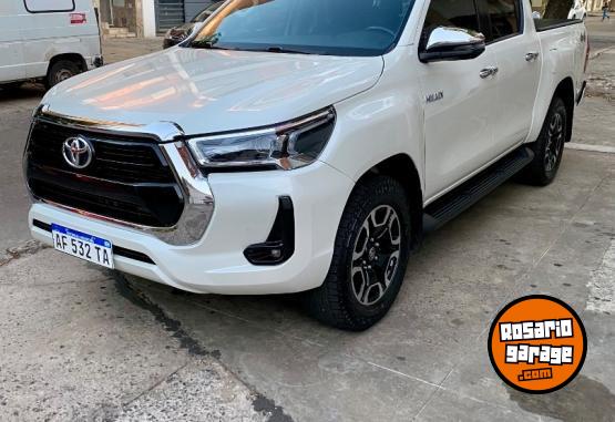 Camionetas - Toyota Hilux SRV 2022 Diesel 75000Km - En Venta