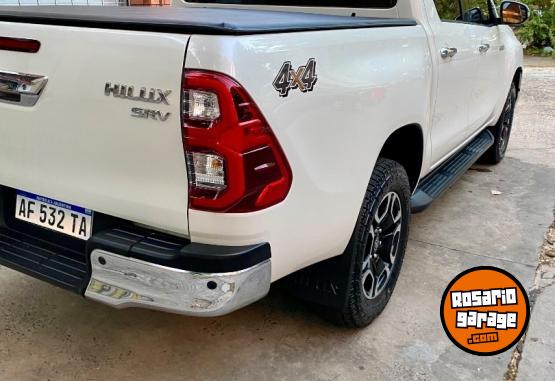 Camionetas - Toyota Hilux SRV 2022 Diesel 75000Km - En Venta