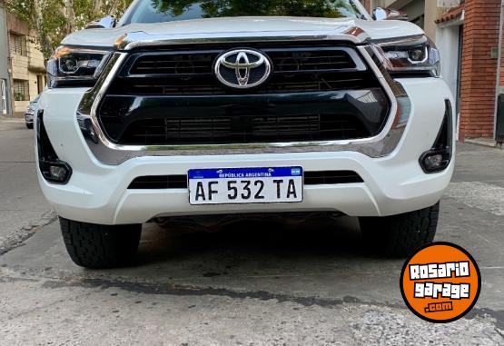 Camionetas - Toyota Hilux SRV 2022 Diesel 75000Km - En Venta