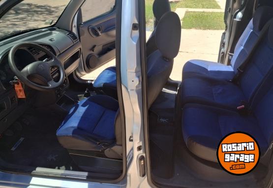 Utilitarios - Peugeot Partner patagnica 2006 Nafta 330000Km - En Venta