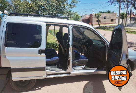 Utilitarios - Peugeot Partner patagnica 2006 Nafta 330000Km - En Venta