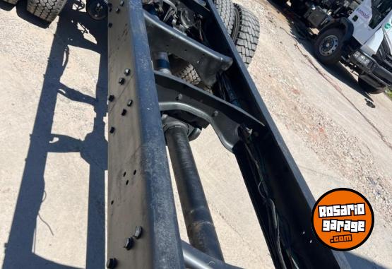 Camiones y Grúas - Camión Volvo Wg64 6x4 Tatú- Caterpillar -excelente Estado - En Venta