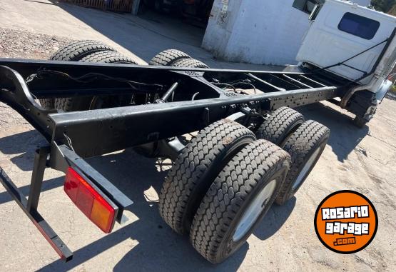 Camiones y Grúas - Camión Volvo Wg64 6x4 Tatú- Caterpillar -excelente Estado - En Venta