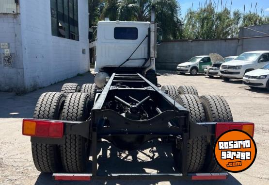 Camiones y Grúas - Camión Volvo Wg64 6x4 Tatú- Caterpillar -excelente Estado - En Venta