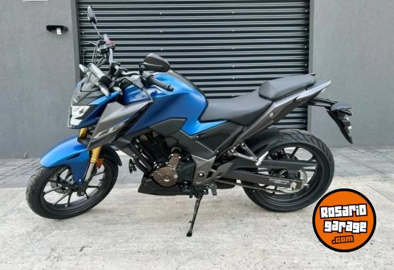 Motos - Honda Honda cb 300 con 300km 2023 Nafta 300Km - En Venta