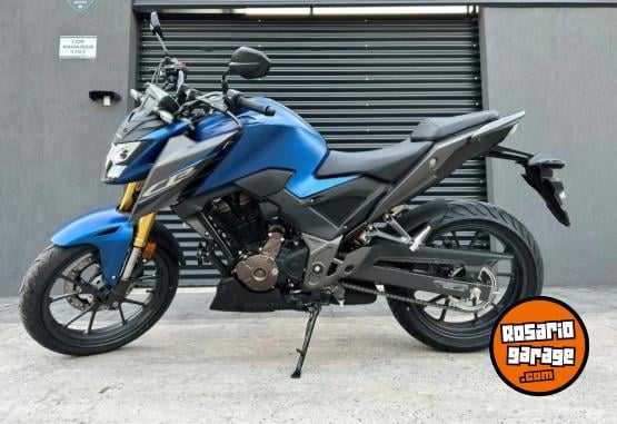 Motos - Honda Honda cb 300 con 300km 2023 Nafta 300Km - En Venta