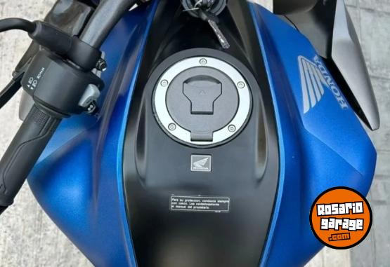 Motos - Honda Honda cb 300 con 300km 2023 Nafta 300Km - En Venta