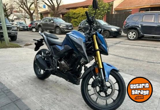 Motos - Honda Honda cb 300 con 300km 2023 Nafta 300Km - En Venta