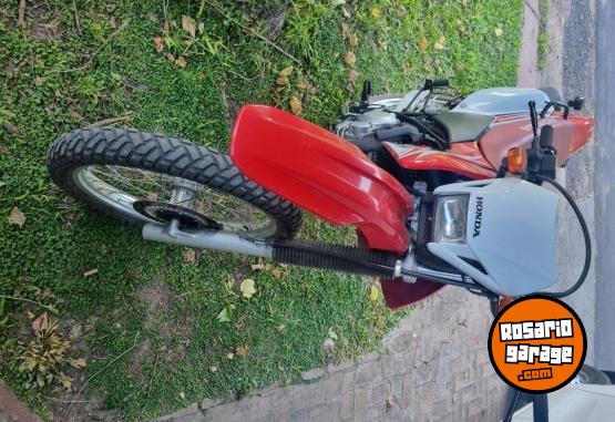 Motos - Honda Tornado 2018 Nafta 7500Km - En Venta