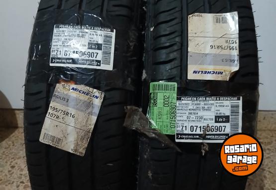 Accesorios para Autos - CUBIERTA MICHELIN 195/75 R16C - En Venta