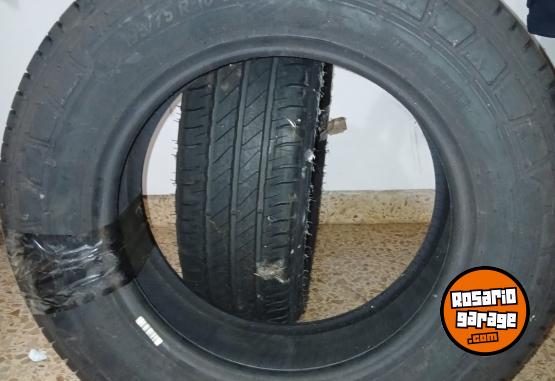 Accesorios para Autos - CUBIERTA MICHELIN 195/75 R16C - En Venta