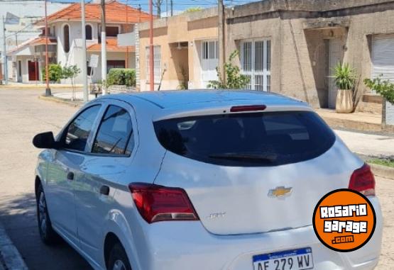 Autos - Chevrolet Onix Joy 2020 Nafta 36000Km - En Venta