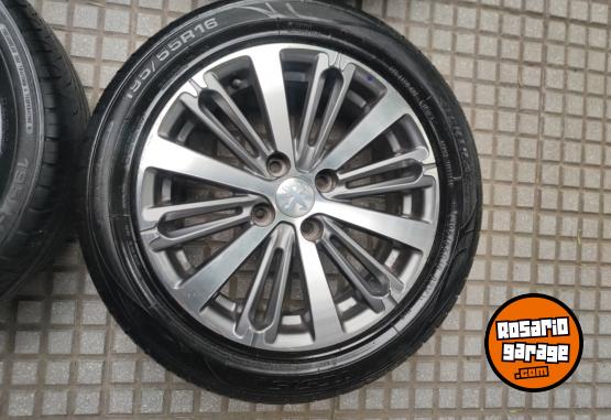 Accesorios para Autos - Llantas 16 Peugeot 208 Originales EXCELENTES con Gomas Seminuevas. $750.000 las 4. NO BAJO PRECIO - En Venta