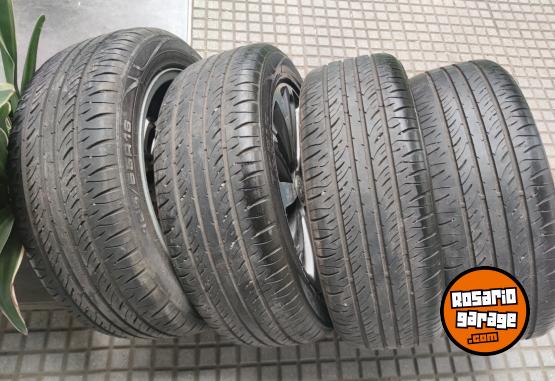 Accesorios para Autos - Llantas 16 Peugeot 208 Originales EXCELENTES con Gomas Seminuevas. $750.000 las 4. NO BAJO PRECIO - En Venta