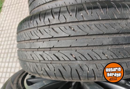 Accesorios para Autos - Llantas 16 Peugeot 208 Originales EXCELENTES con Gomas Seminuevas. $750.000 las 4. NO BAJO PRECIO - En Venta