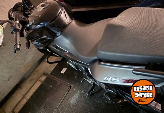 Motos - Bajaj Ns200 2021 Nafta 25000Km - En Venta