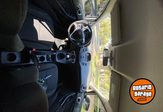 Autos - Ford Fiesta Kinetic SE 2016 Nafta 70000Km - En Venta