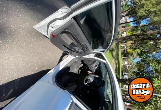 Autos - Ford Fiesta Kinetic SE 2016 Nafta 70000Km - En Venta