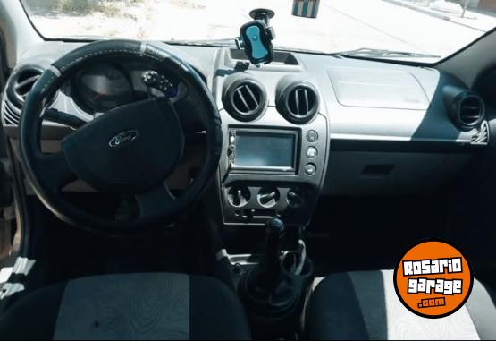 Autos - Ford Fiesta max 2008 GNC 279000Km - En Venta