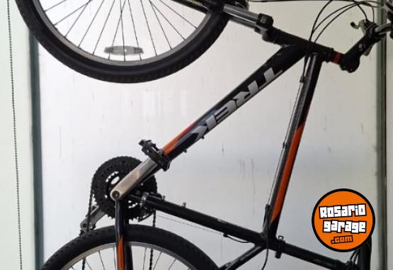Deportes - BICICLETA TREK RODADO 26 USADA TALLE L COMO NUEVA COLOR NEGRO - En Venta