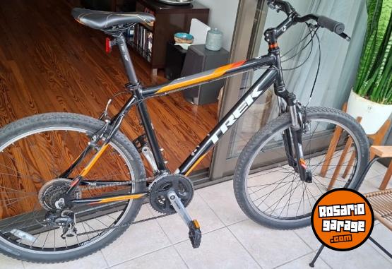 Deportes - BICICLETA TREK RODADO 26 USADA TALLE L COMO NUEVA COLOR NEGRO - En Venta